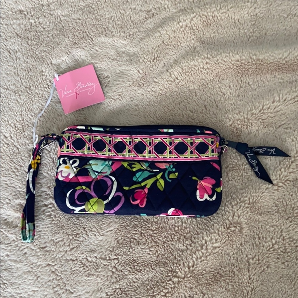 NWT Vera Bradley wristlet in “Ribbons”